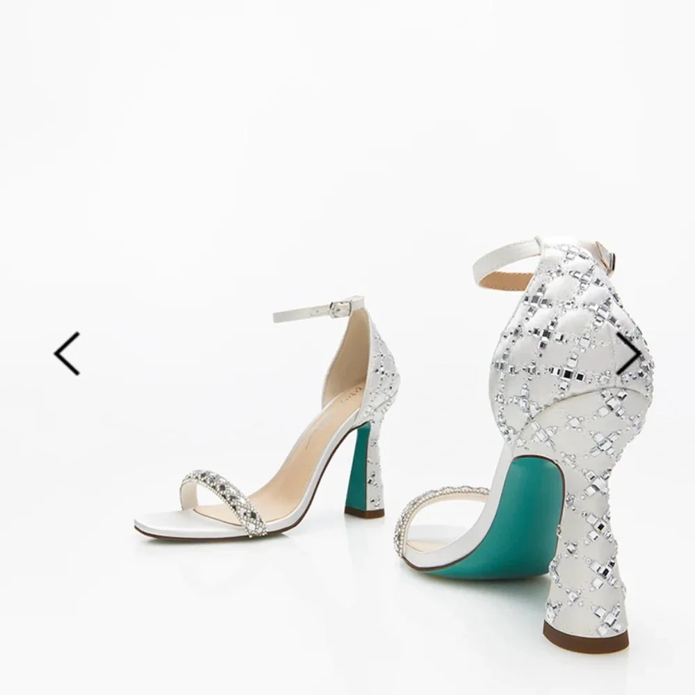 NWT Dean Heels by Betsey Johnson Originally $99, Size 8.5 - Picture 10 of 10